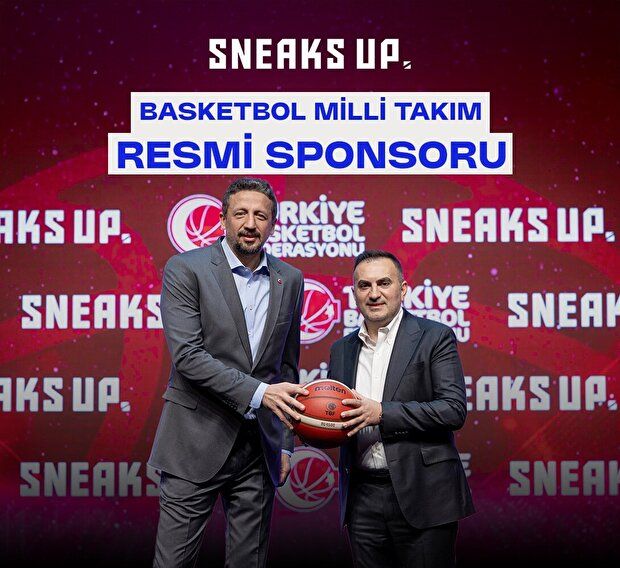 Sneaks Up, Türkiye Basketbol Federasyonu (TBF) ile yaptığı sponsorluk anlaşmasıyla A Milli Takımları’nın resmi sponsorları arasına katıldı.