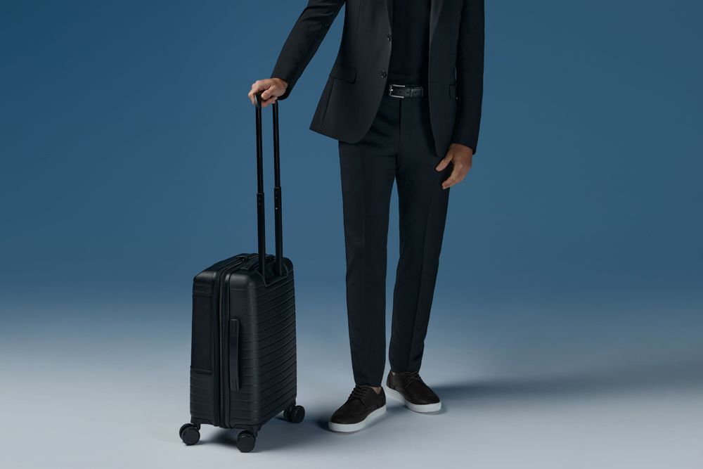 Men’s Travel Suits: Stay Sharp on the Go