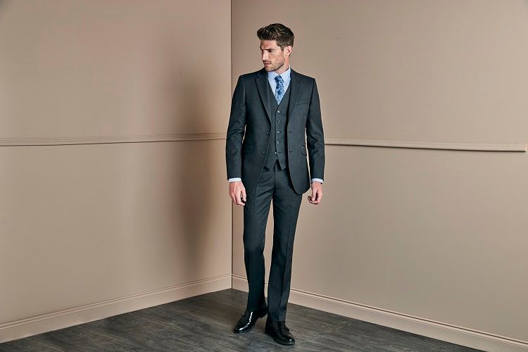 What to Wear to a Winter Wedding
