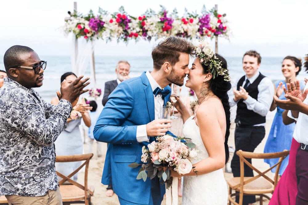A Guide to the Best Men’s Wedding Outfits for the Beach