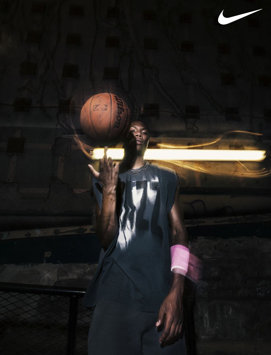 NIKE STANDARD ISSUE