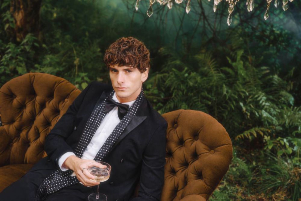 Great Gatsby Suits & Men's 1920s Party Outfits | Suit Direct Great Gatsby Suits & Men's 1920s Party Outfits | Suit Direct